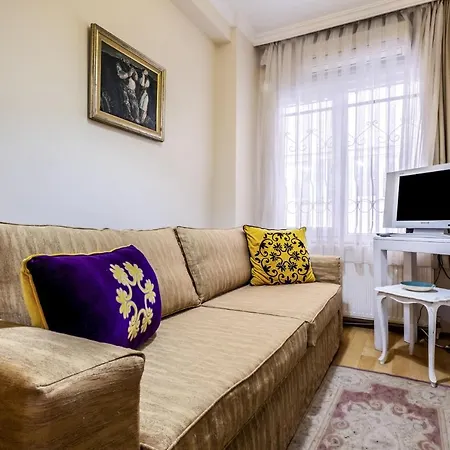 Studio Flat Near Public Transportation In Sisli Διαμέρισμα