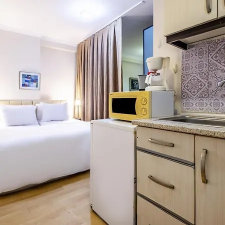 Studio Flat Near Public Transportation In Sisli Διαμέρισμα